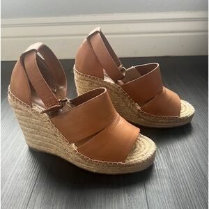 Treasure & Bond Sannibel espadrille Platform Wedge
Sandal